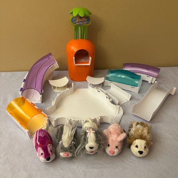 15 pc Zhu Zhu Pets Bundle / 5 Animals (Work) and 10 Track & Building Pieces - Picture 1 of 13